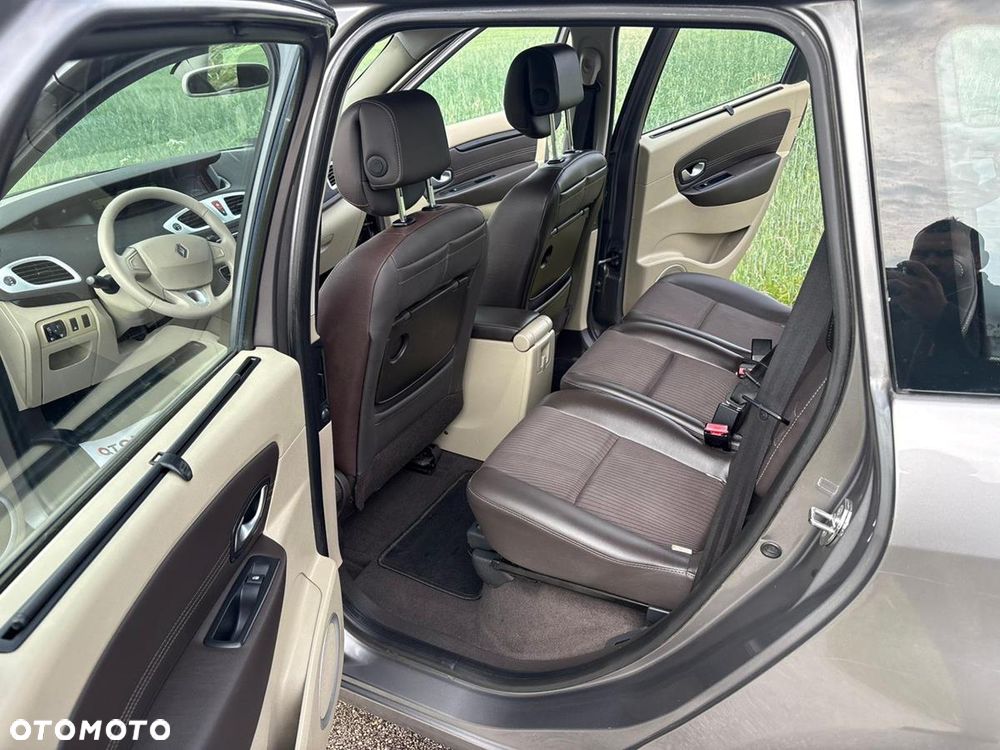Renault Grand Scenic Gr 1.9 dCi Bose Edition - 23