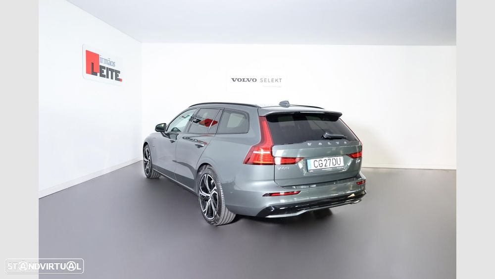 Volvo V60 2.0 T6 AWD TE Plus Dark - 2
