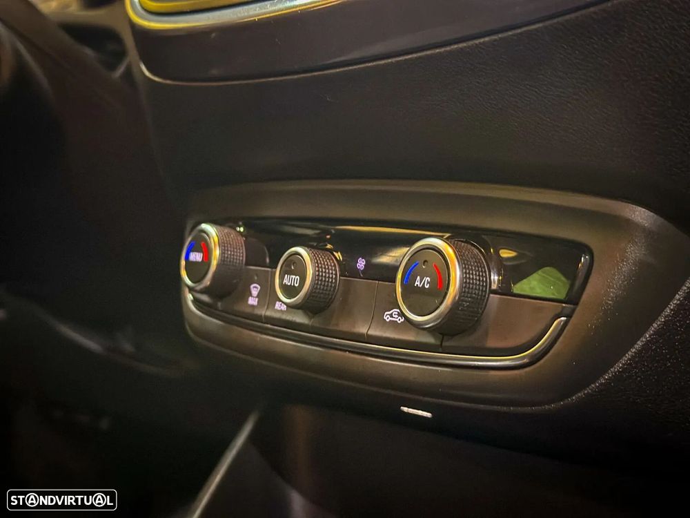 Opel Crossland X - 8