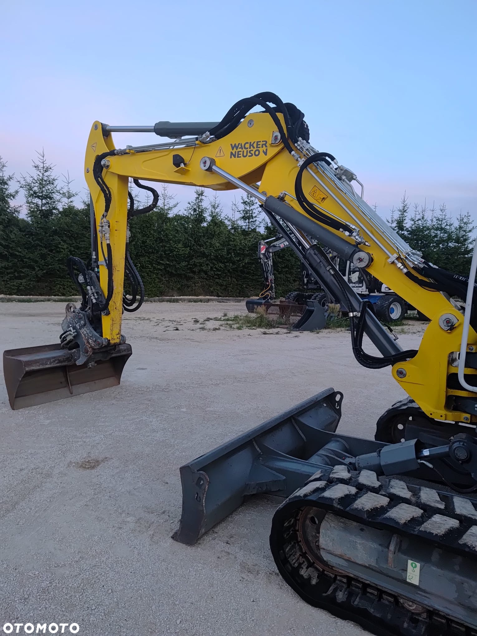 Wacker Neuson Koparka gąsienicowa 3xRAMIE łamane Wacker Neuson Et 90 KLIMA Deutz hydrozłącze hydrauliczne Liebherr SW33 LIKUFIX SWA33 + pilot auto hydrauliki 3 x łyżki org Liebherr 9 ton ET90 gumowe gasiennice 1 wł Cat 308 Jcb Yanmar atlas TEREX Liebherr złącze - 40