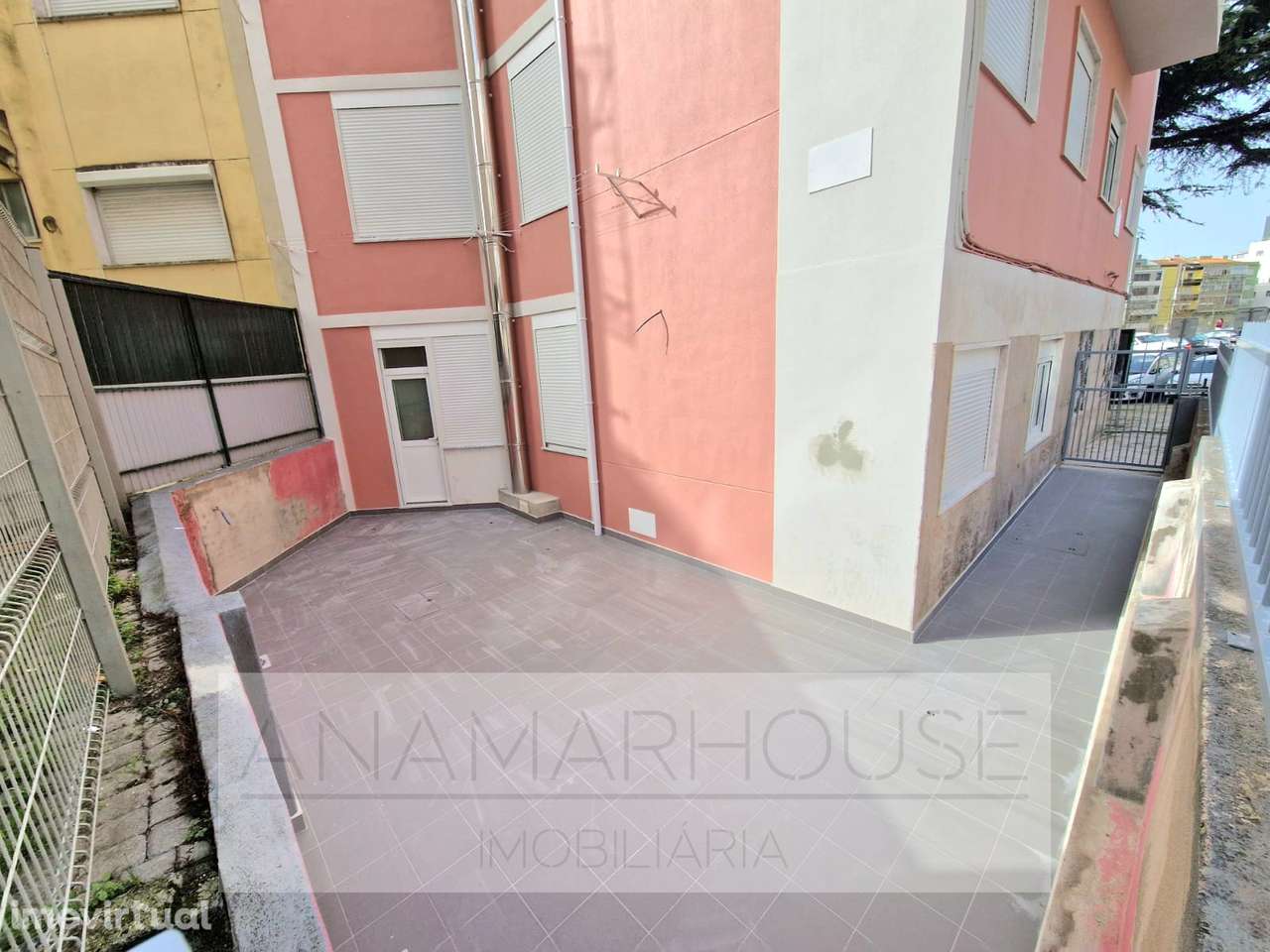 T1 Novo com Terraço | Prédio Reabilitado | Próximo da Estação da Amado - Grande imagem: 3/17