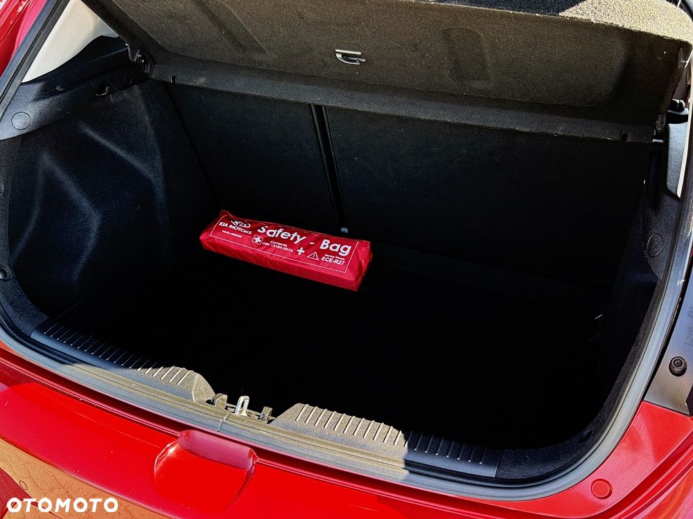 Kia Ceed 1.4 L - 21