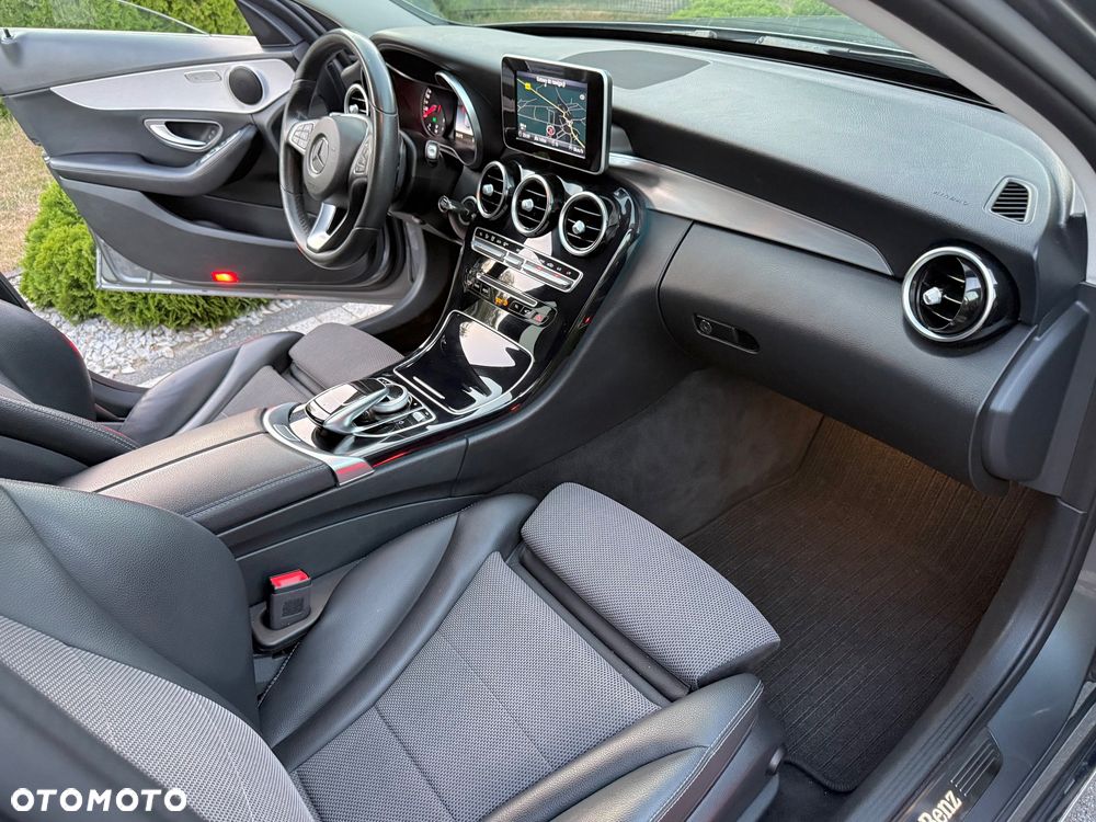 Mercedes-Benz Klasa C 180 9G-TRONIC - 23