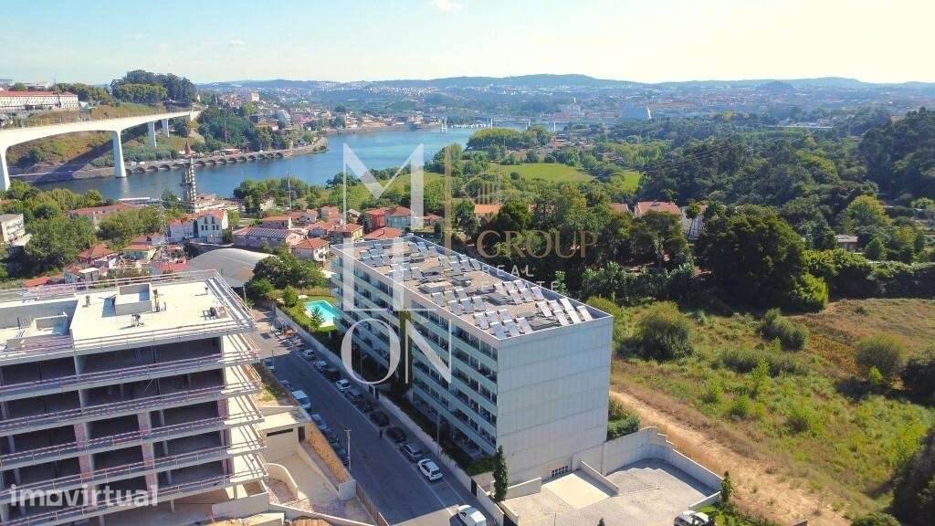 Apartamento T1+1 com Jardim Privativo e Piscina - Grande imagem: 2/24
