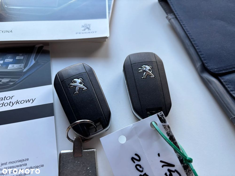 Peugeot 208 1.2 PureTech Allure - 23