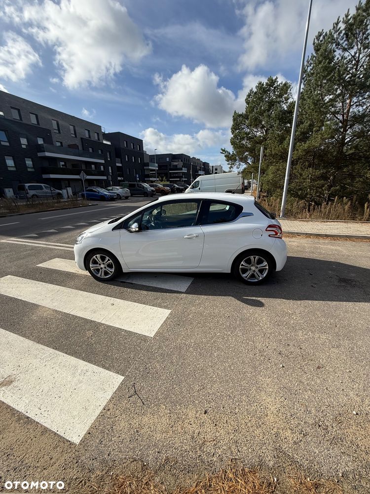 Peugeot 208 1.6 VTi Allure - 6