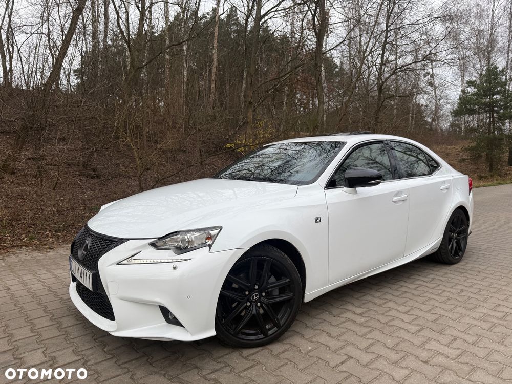 Lexus IS 300h F Sport - 6