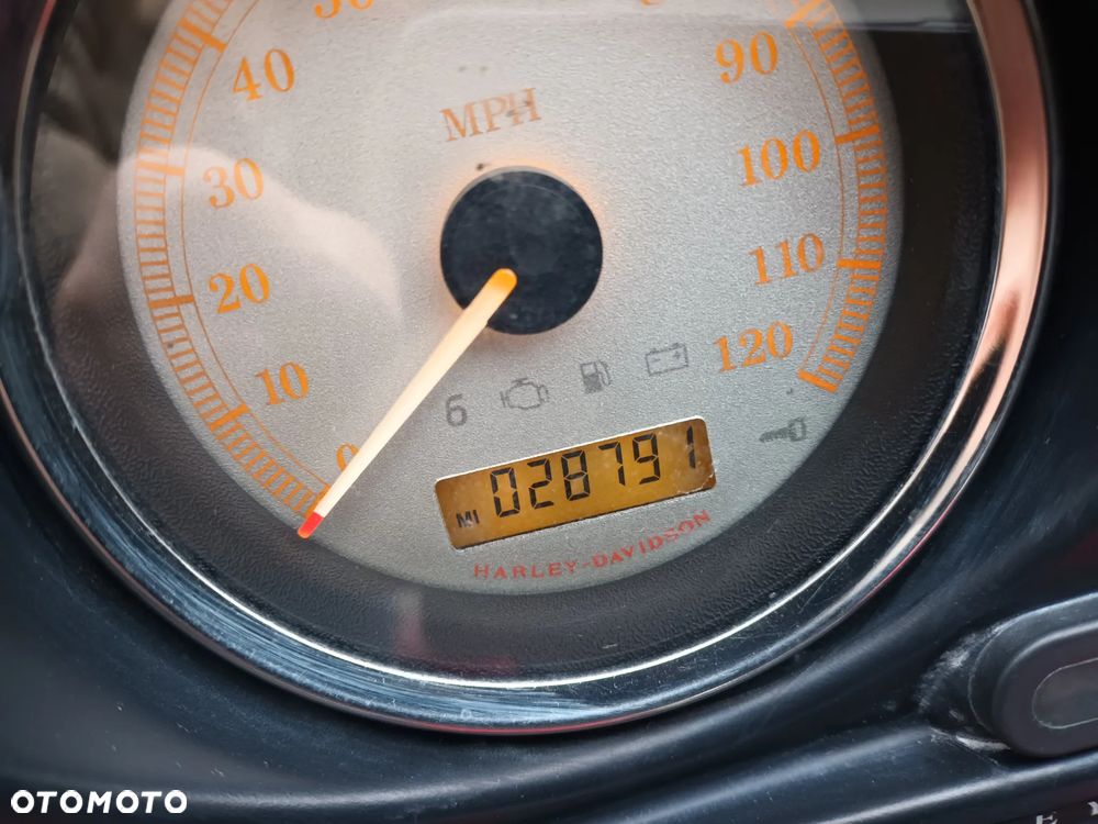 Harley-Davidson Touring Street Glide - 12