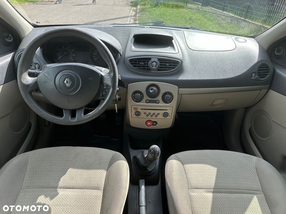 Renault Clio - 7