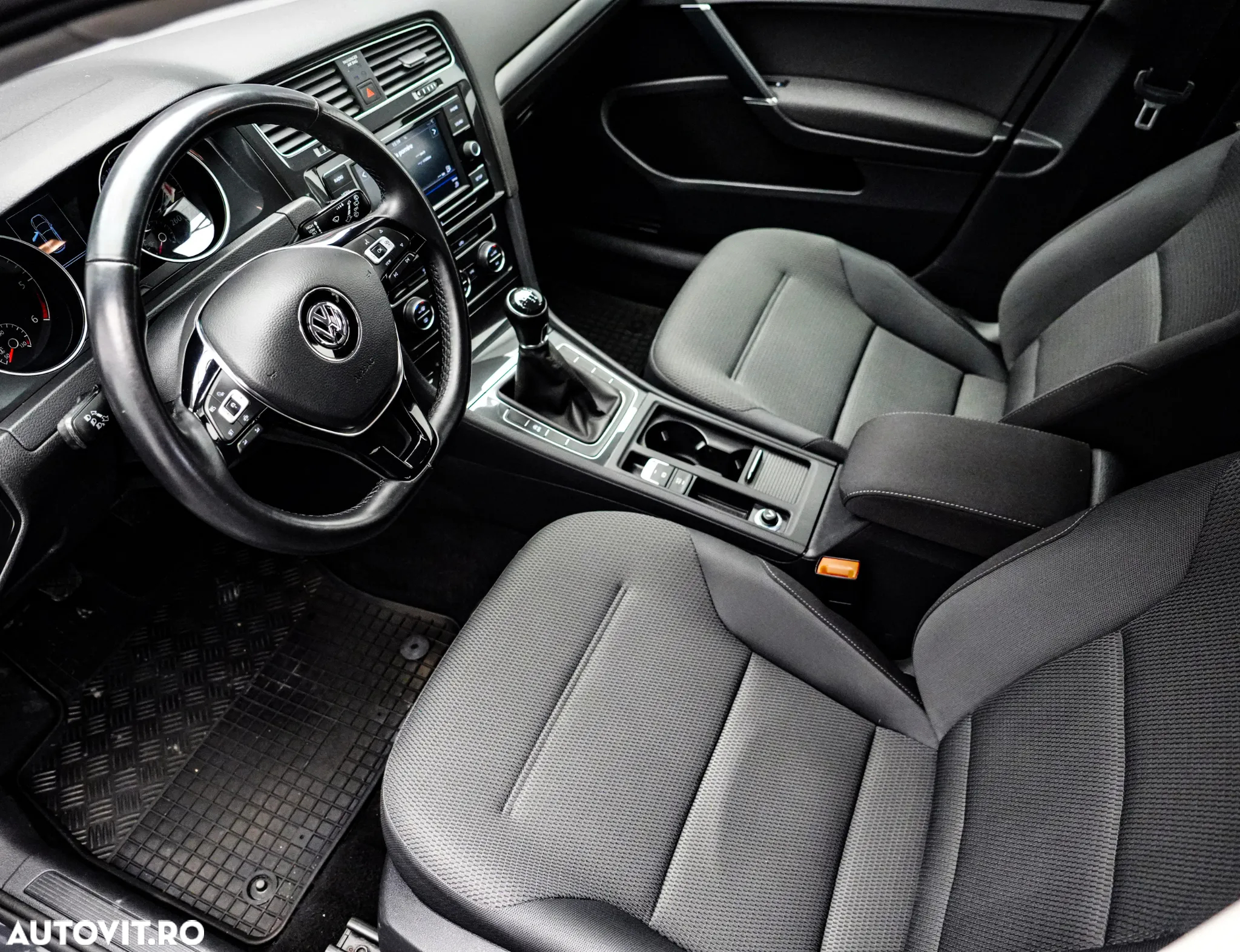 Volkswagen Golf 1.6 TDI Trendline - 12
