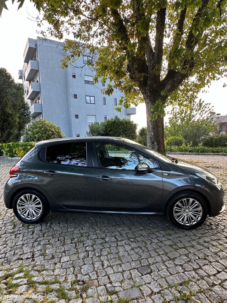 Peugeot 208 1.2 PureTech Style - 6