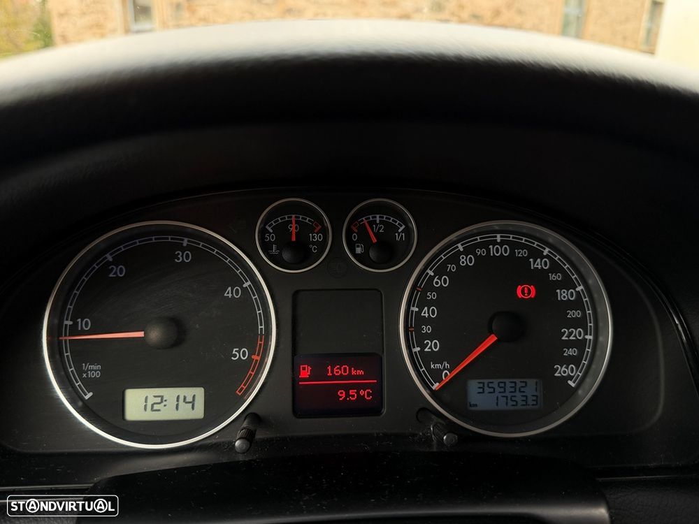 VW Passat 1.9 TDi Confortline Plus 6V - 8