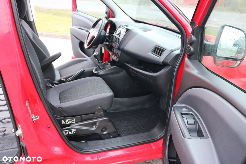 Fiat DOBLO - 17