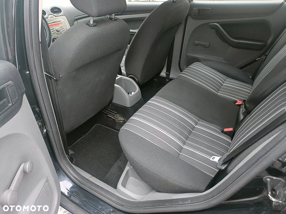 Ford Focus 1.6 Ambiente - 7