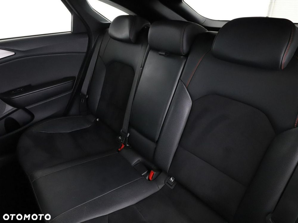 Kia ProCeed 1.6 T-GDI GT DCT - 18
