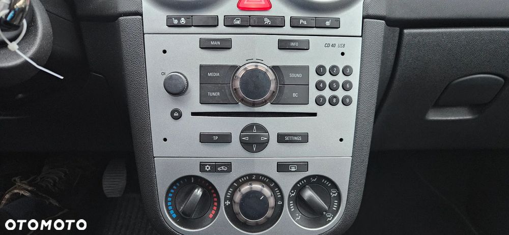 Opel Corsa 1.4 16V Color Edition - 8