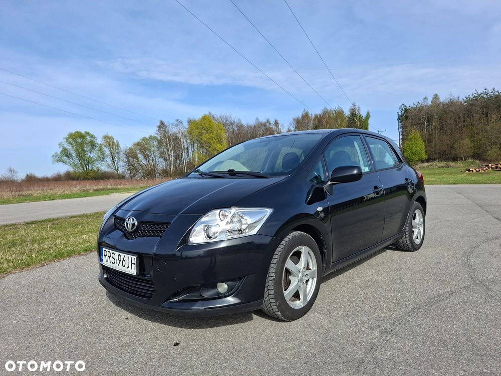 Toyota Auris 1.6 VVT-i Sol - 1