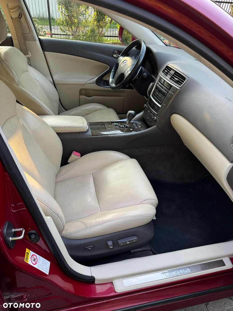 Lexus IS 250 Prestige - 12