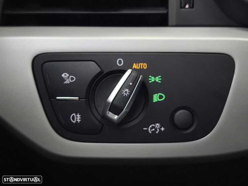 Audi A4 Avant 30 TDI Advanced S tronic - 30