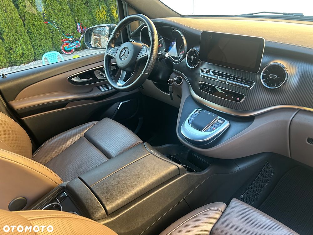 Mercedes-Benz Klasa V 300 d lang 4Matic 9G-TRONIC Exclusive Edition - 12