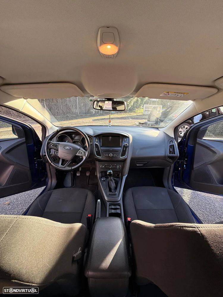 Ford Focus 1.0 EcoBoost 99g S&S Titanium - 24