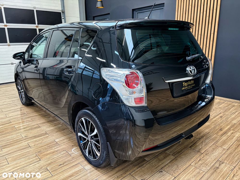 Toyota Verso 1.8 Prestige 7os - 9