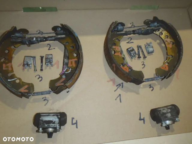 bęben szczęki cylinderek rozpierak hamulec tylny osłona tarcza kotwiczna kostka abs z zawieszenie tył toyota yaris II III 2 3 jak nowe - 2
