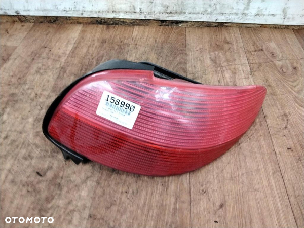 PEUGEOT 206 LAMPA TYŁ PRAWA