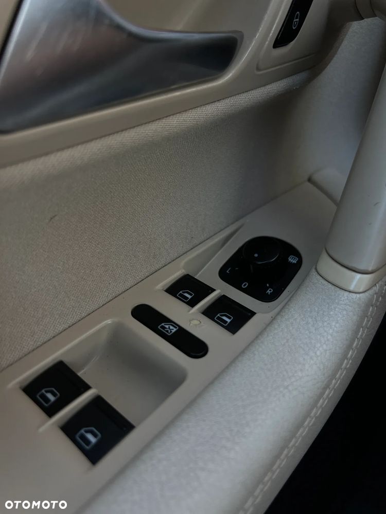 Volkswagen Passat - 28