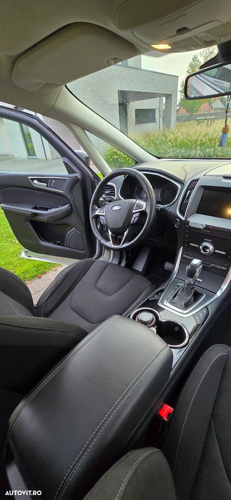 Ford S-Max - 12