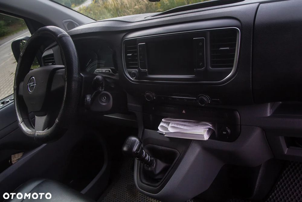 Opel Vivaro - 8