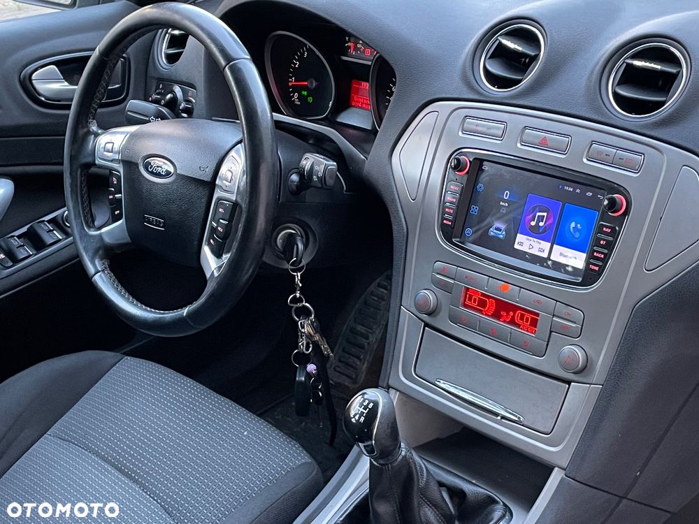 Ford Mondeo 2.0 FF Ghia - 9