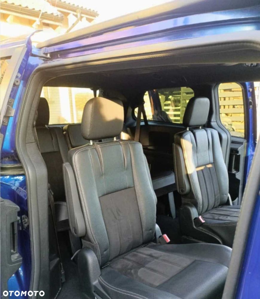 Dodge Grand Caravan - 3