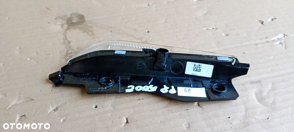Kierunkowskaz kierunek prawy biały LED Fiat 500E II 20- 52140401 - 3