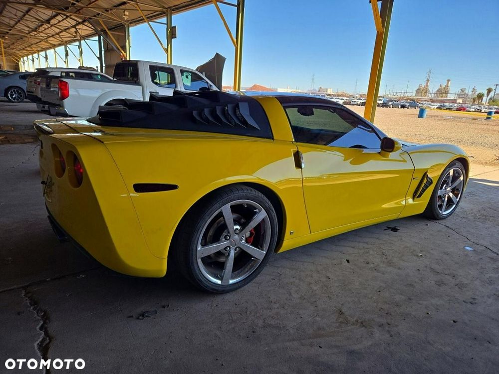 Chevrolet Corvette - 4