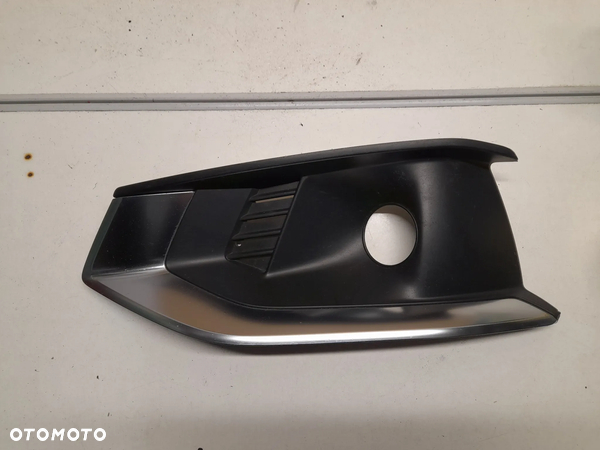 AUDI A4 B9 LIFT KRATKA ZAŚLEPKA ZDERZAKA LEWA 8W0807681AK