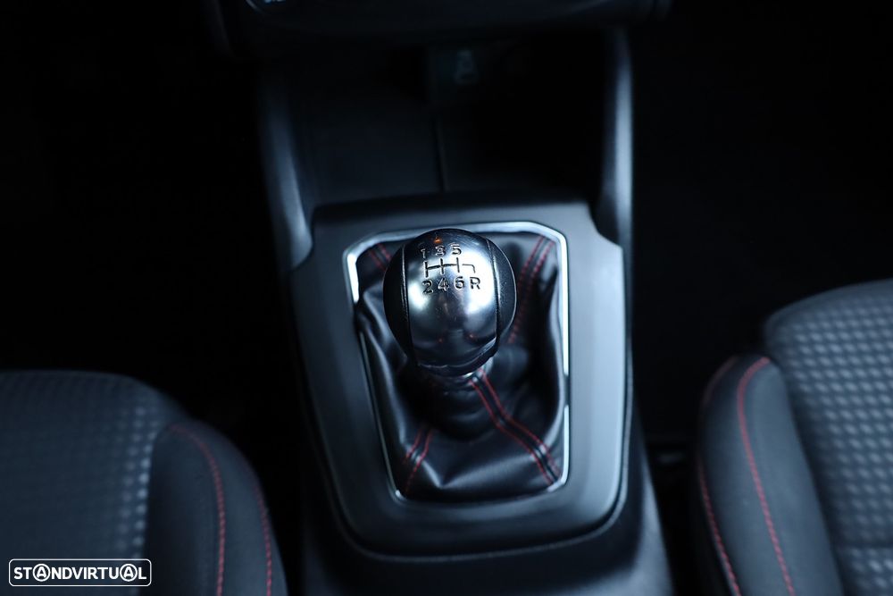 Ford Focus 1.0 EcoBoost MHEV ST-Line - 23