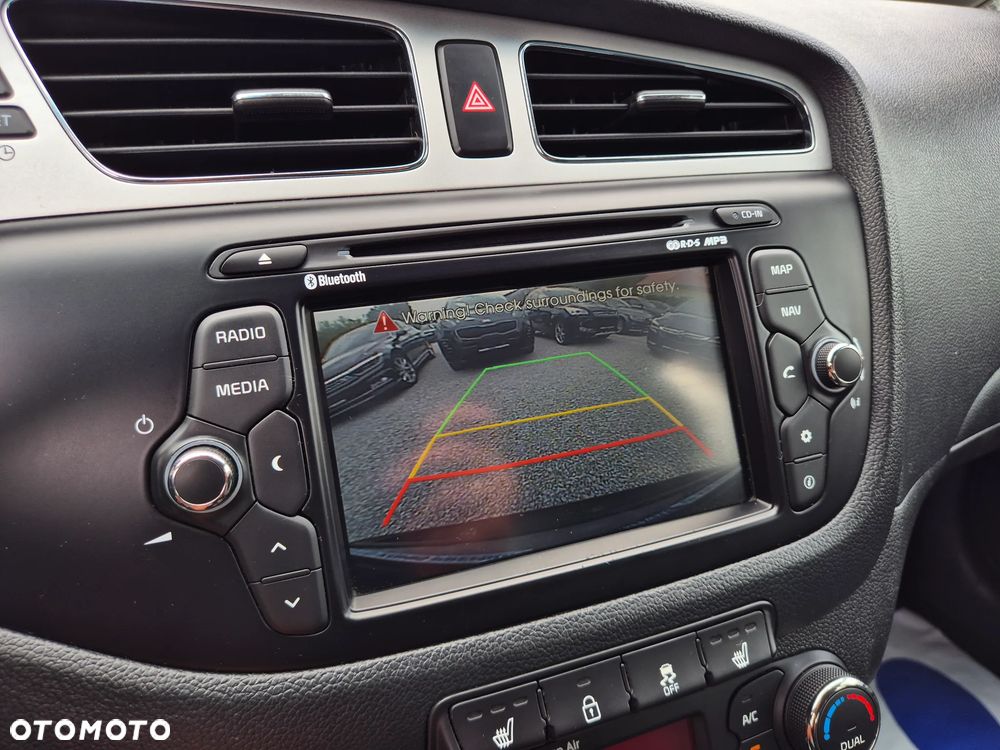 Kia Ceed 1.6 GDI Fifa World Cup Edition - 40