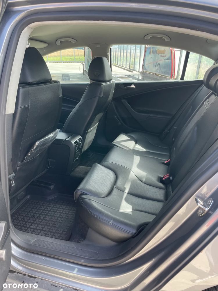 Volkswagen Passat - 10