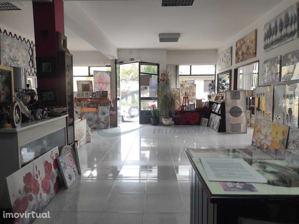 Loja de Gaveto com Potencial para Clínicas e Serviços - Centro de A... - Grande imagem: 4/15