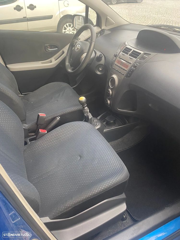 Toyota Yaris 1.4 D-4D AC Manual - 12