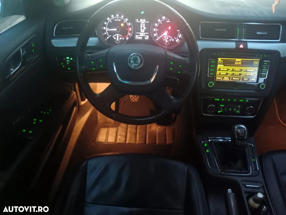 Skoda Superb 2.0 TDI Elegance - 12