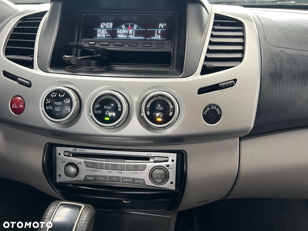 Mitsubishi L200 2.5 DID Instyle Sport - 14