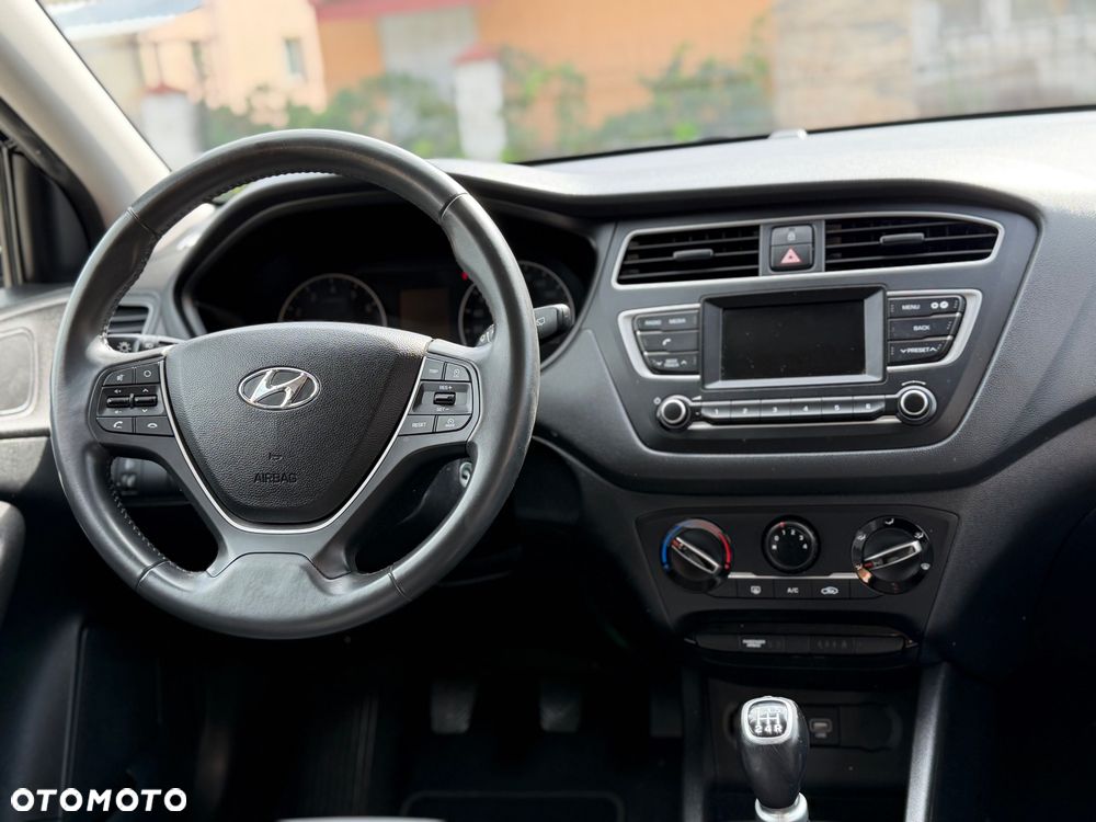 Hyundai i20 blue 1.2 Select - 16