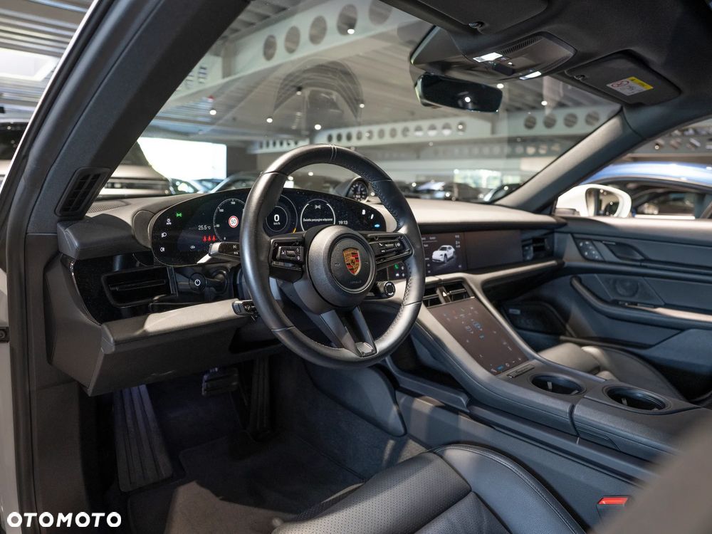 Porsche Taycan 4S - 22