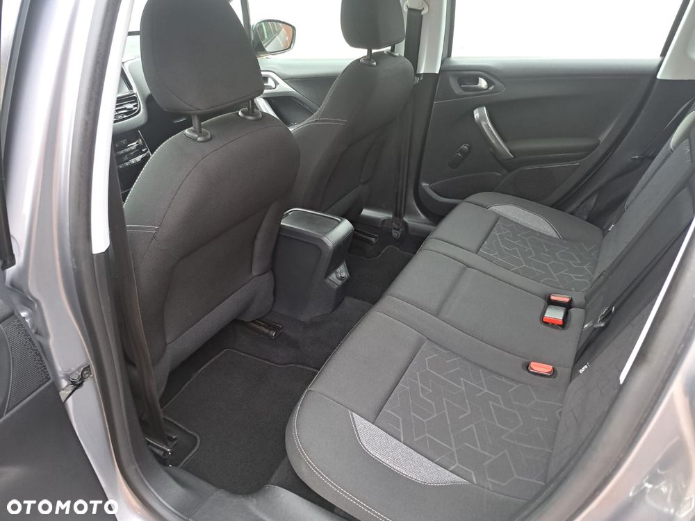 Peugeot 2008 - 11