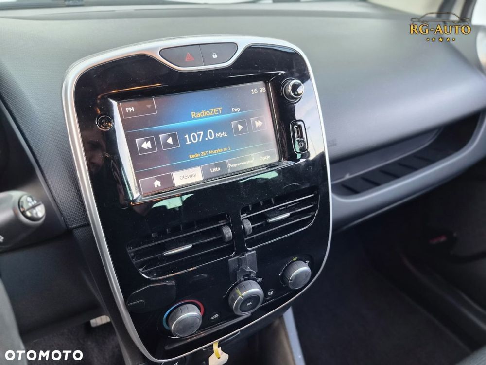 Renault Clio - 32