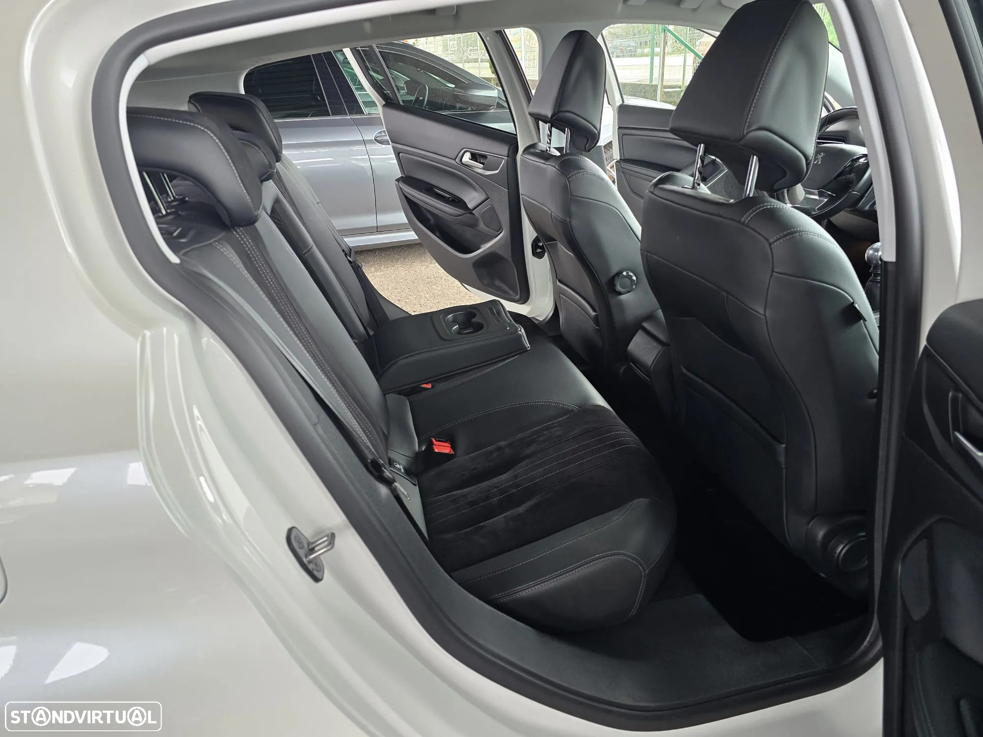 Peugeot 308 1.5 BlueHDi Allure Pack - 26