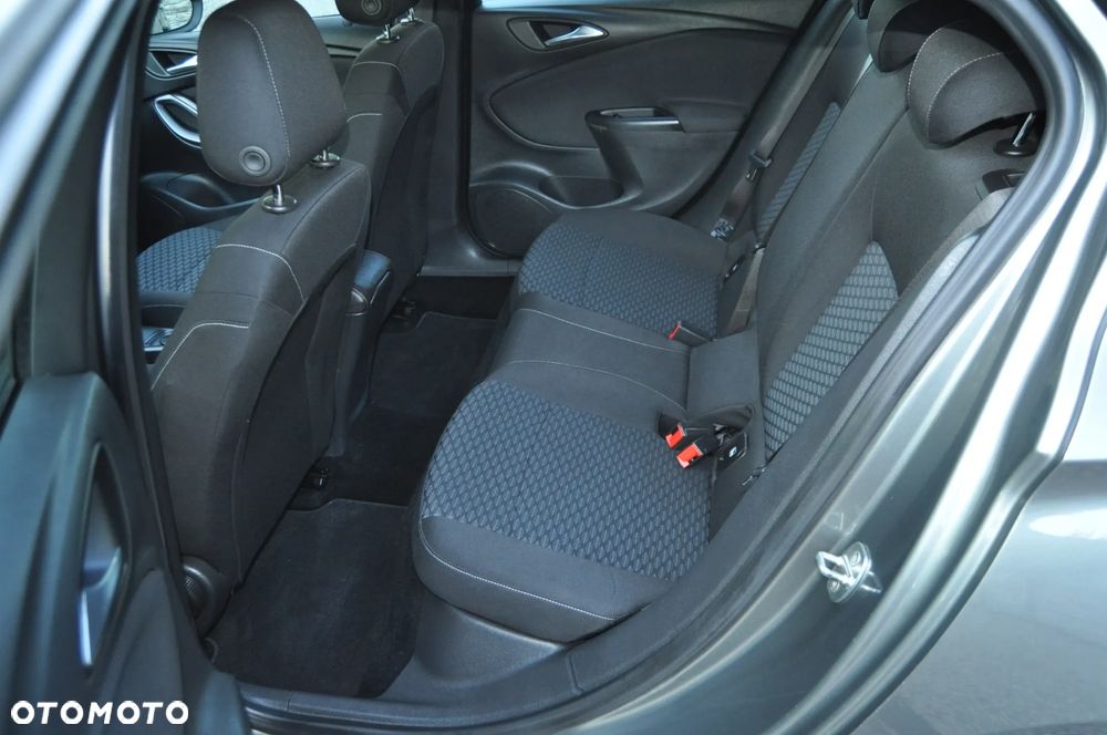 Opel Astra 1.4 T Dynamic S&S - 9