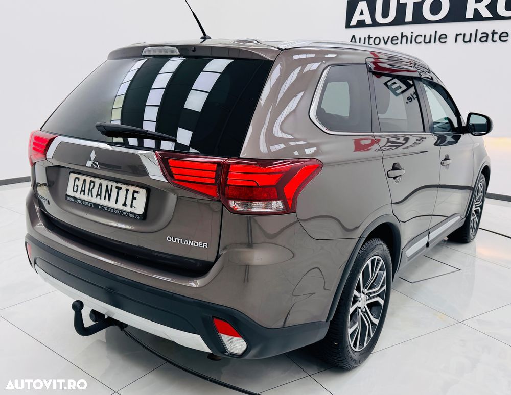 Mitsubishi Outlander 2.2 DI-D 4WD Automatik Intense - 3